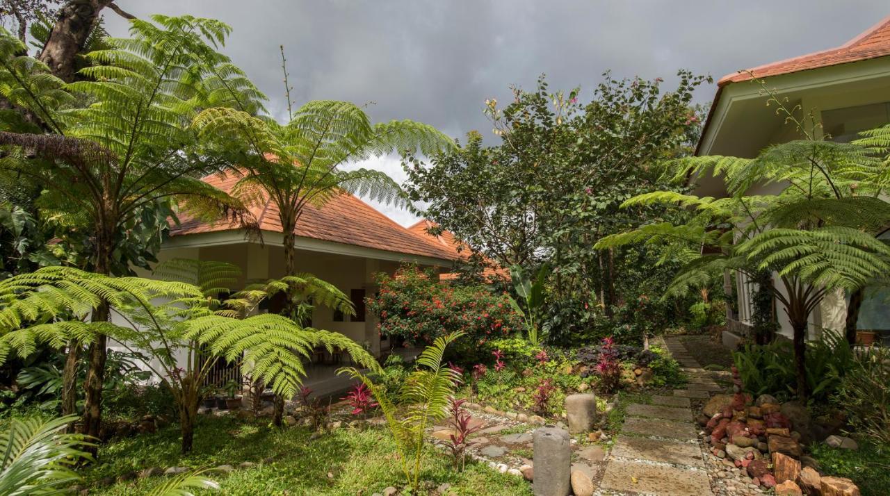 Ara Garden Inn, Accommodation, Yoga Studio & Spa Ruteng Kültér fotó